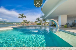 Oceanfront 2BR Condo - Beach - Infinity Pool